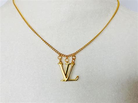 louis vuitton letter necklace n|louis vuitton necklace with diamond.